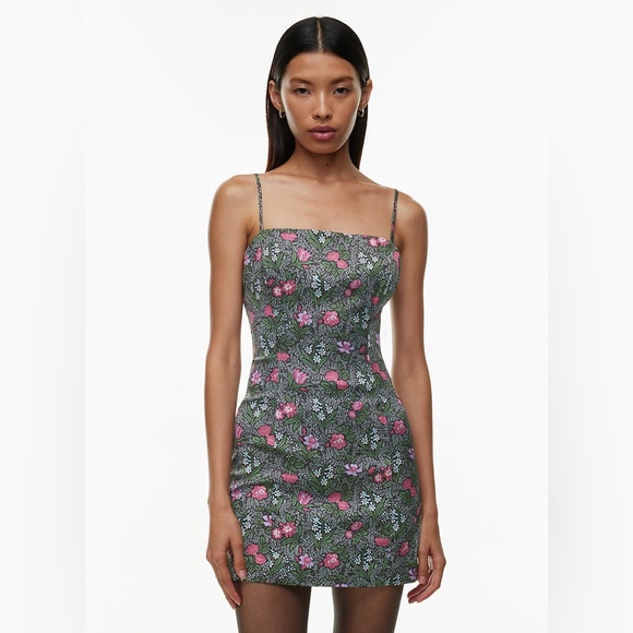 Aritzia Dresses & Skirts - ARITZIA SUNDAY BEST Shimmer Satin Dress